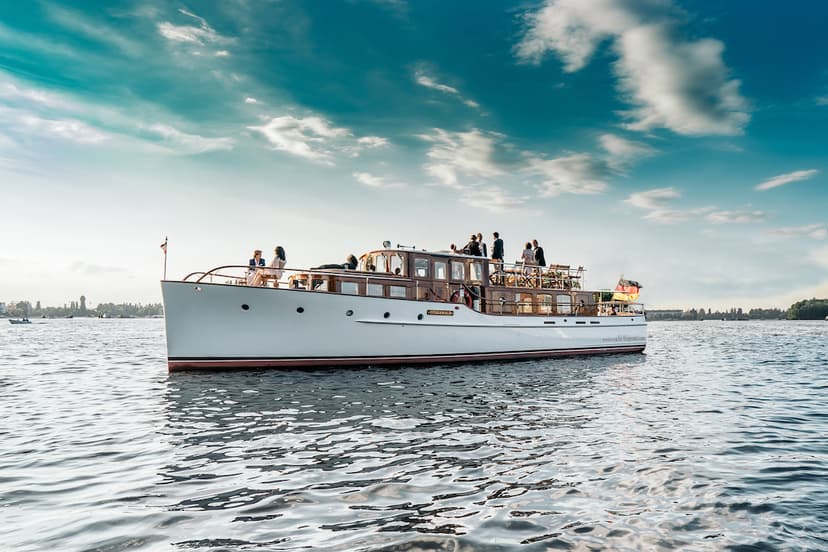 Motor yacht Fitzgerald